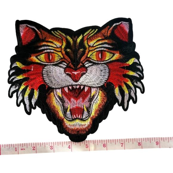 Large Designer Multi-Color Snarling Cat Head Embroidered Sew-On Patch - Picture 3 of 4